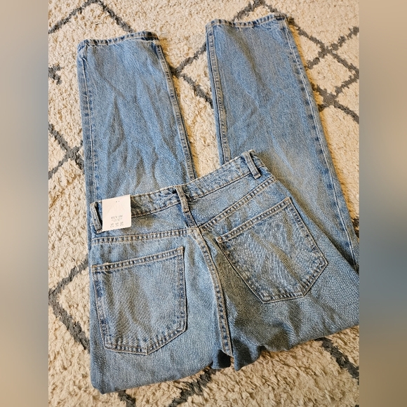 Zara High Rise Mom Fit Jeans Size 4 - Picture 4 of 6